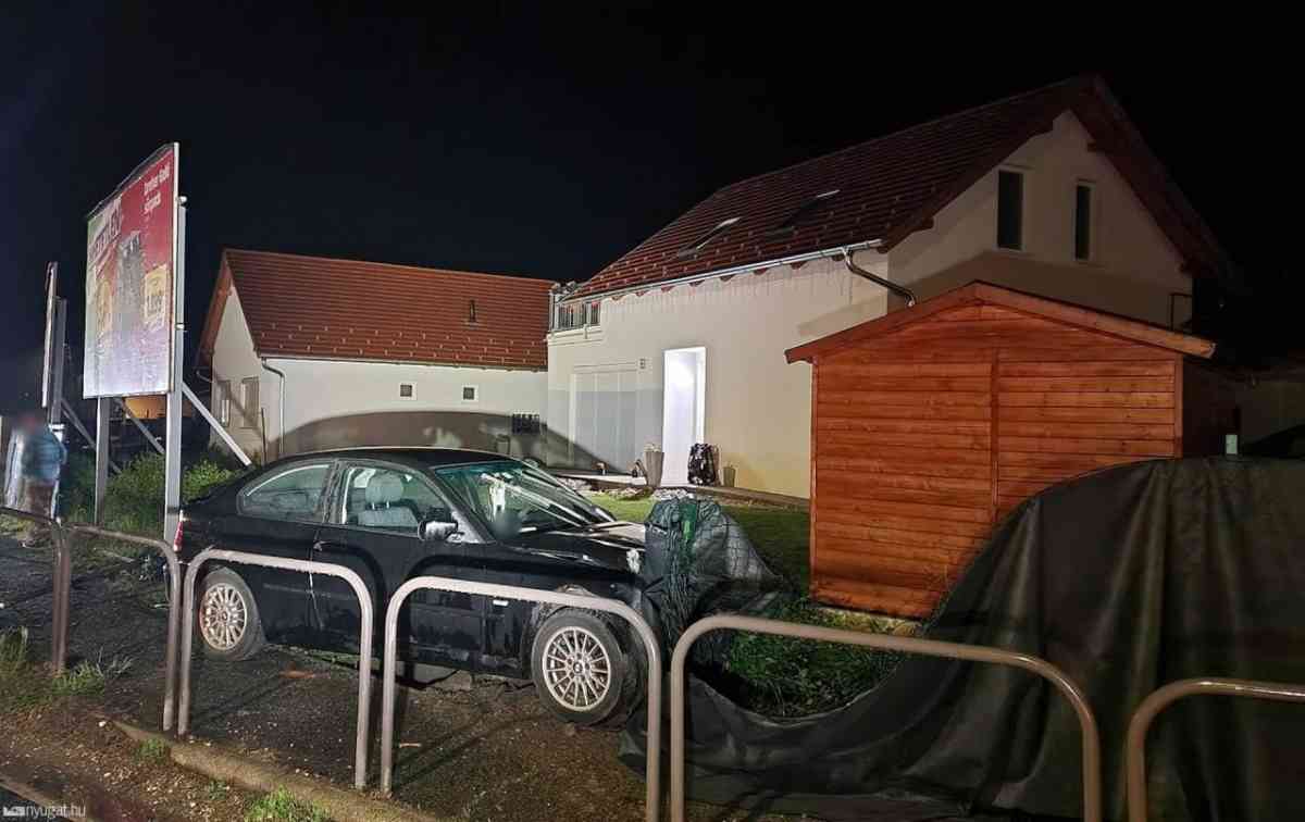 Ne hívjanak rendőrt! - kérte az ittas sofőr, miután a BMW-je letarolt egy kerítést Szombathelyen