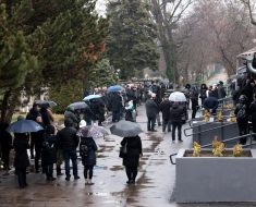 Rengeteg barát, ismerős, tisztelő érkezet dudás Miklós gyászszertartására / Fotó: Czerkl Gábor