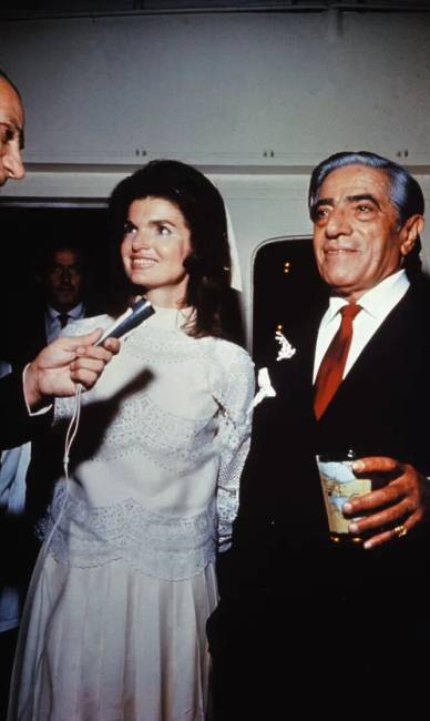 Botrányos házasság: Hogyan talált menedéket Kennedy özvegye egy milliárdos karjaiban
