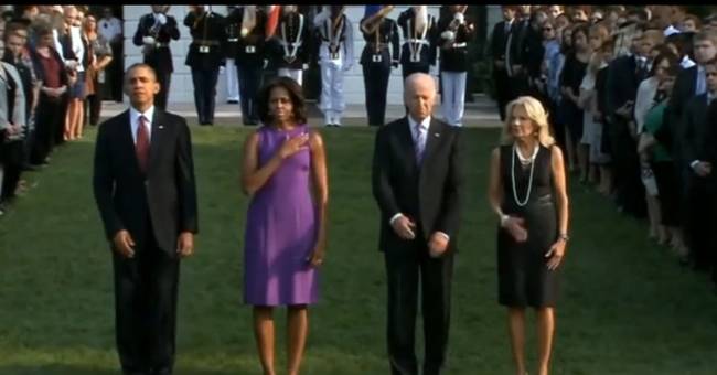 &nbsp; Barack Obama amerikai elnök, Michelle Obama first lady, Joe Biden amerikai alelnök és felesége, Jill a 9/11-es terrortámadások 12. évfordulója alkalmából tartott gyászszertartáson. (videóból kifotózva)&nbsp;&nbsp;